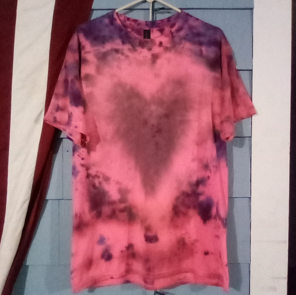 💖Custom Heart Tie Dye Shirt, L🎨
